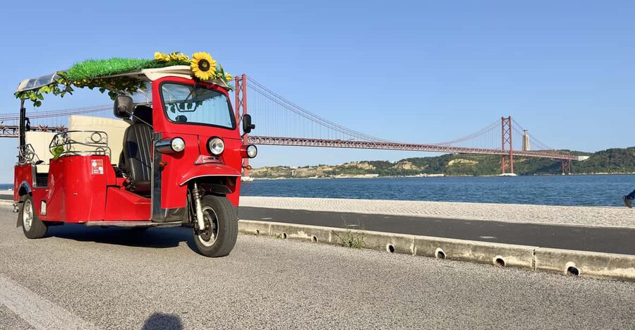 Lisbon: Belém, Sightseeing Tour by Tuk-Tuk - Pastéis de Belém: what makes the original worth your bite