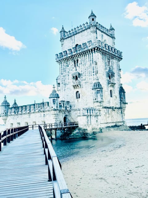 Lisbon: Belem Tour by TukTuk - MAAT Museum: Art, Architecture and Technology in 15 Minutes