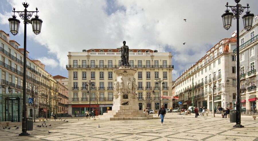 Lisbon: Chiado, Bairro Alto, and Principe Real Tuk Tuk Tour - How this 1.5-hour tuk-tuk tour works (and why it’s worth it)