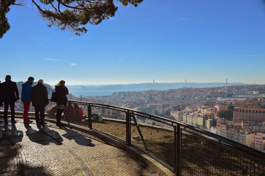 Lisbon: City Highlights Tour by Tuk Tuk - Price and value: what $102 per group up to 4 really buys