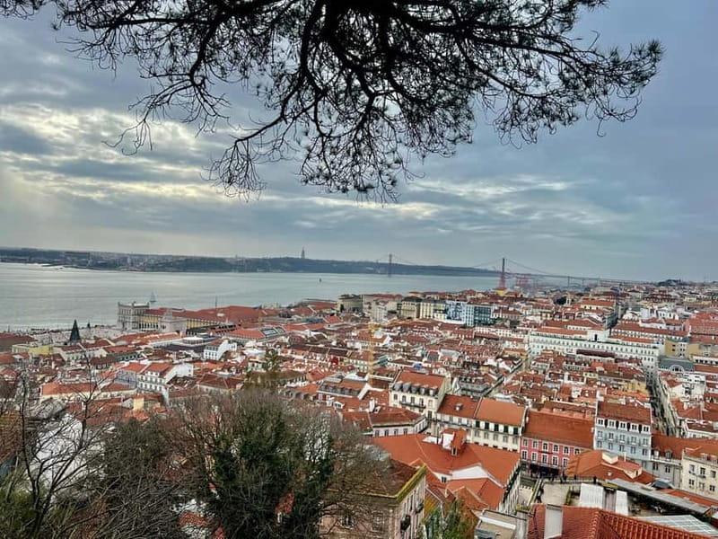 Lisbon: Guided Sightseeing Tour by Tuk Tuk - Commerce Square and Rua Augusta Arch: Lisbon’s Big Center Stage