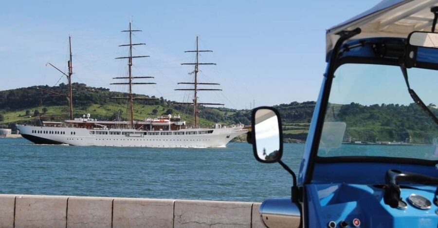 Lisbon Guided Tuk Tuk Tour: The City by the River - The Street of the Green Windows and museum frontage without the overload