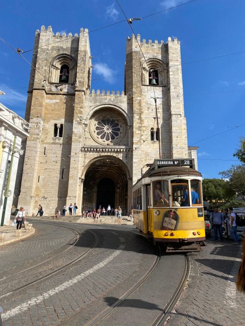 Lisbon: Half Day Complete City Highlights Tour by Tuk Tuk - Largo do Carmo and the Lisbon that lives between neighborhoods
