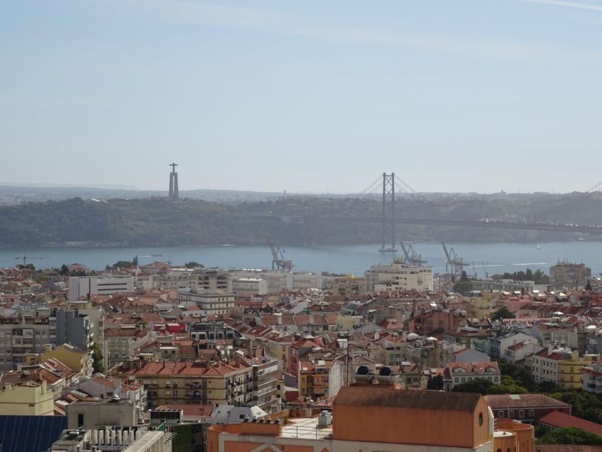 Lisbon: half day guided sightseeing tour by tuk tuk - Why a tuk tuk works so well in Lisbon
