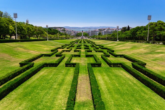 Lisbon Highlights in 2 Hours – Private Tuk Tuk Tour - Getting There Without Parking Headaches