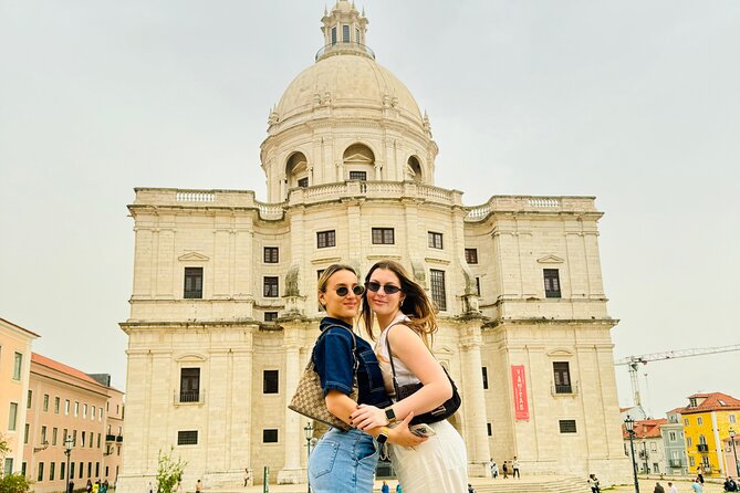Lisbon: Old Town Tour by Tuk Tuk - Stop 1: Lisbon Cathedral and why it survived the worst