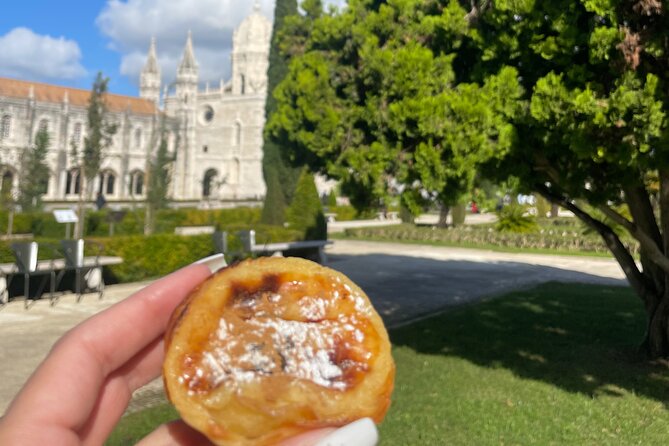 Lisbon Old Town Tour by Tuk Tuk with Local Guide - Why Raquel’s guiding style can make the difference