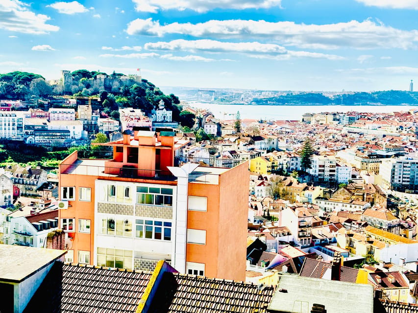 Lisbon: Old Town Tuktuk Tour - National Pantheon of Santa Engracia: A Photo Stop With Weight