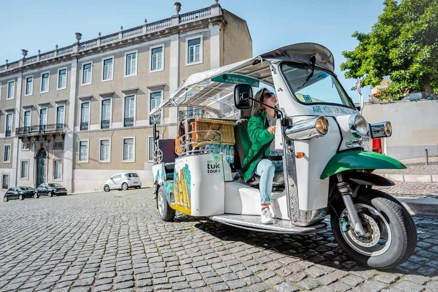 Lisbon on a Tuk Tuk Tour: History & Viewpoints - Getting picked up: central hotels plus the Hard Rock and cruise kiosk options