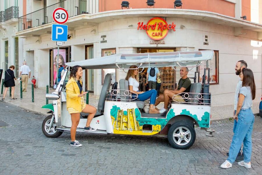Lisbon on a Tuk Tuk Tour: History & Viewpoints - Belém in the right order: Jerónimos area, Discoveries monument, and pastéis