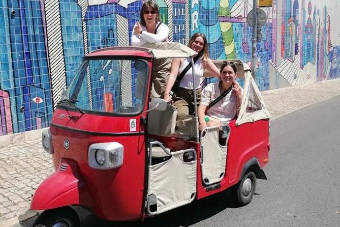 Lisbon on TukTuk - Miradouros hour: Senhora do Monte, Portas do Sol, and Santa Luzia