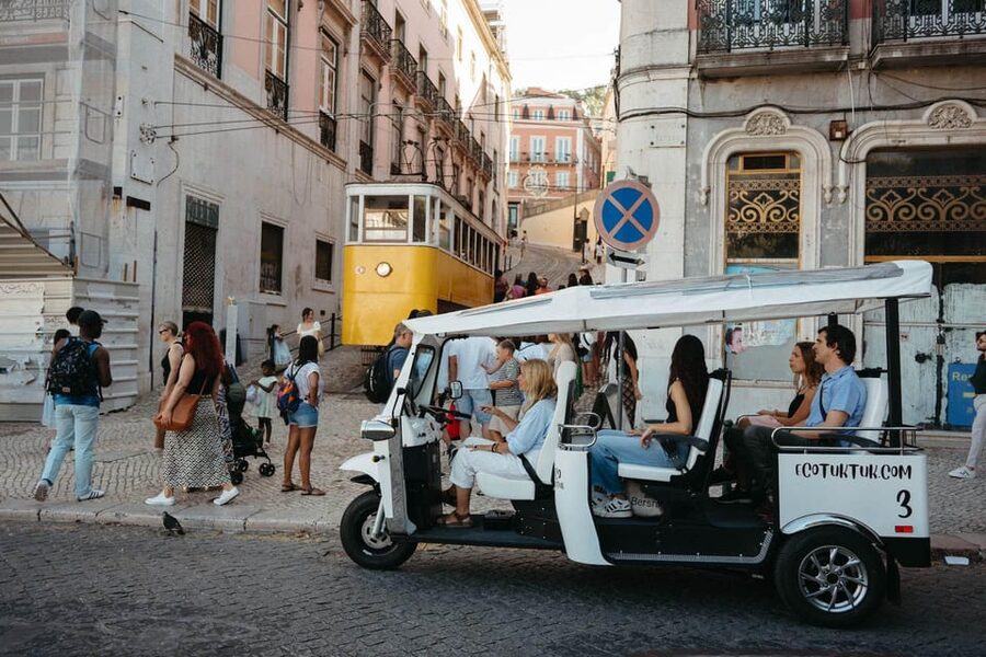 Lisbon: Private Christmas Lights Tour by Eco Tuk Tuk - Electric tuk tuk comfort: blankets, covers, and what to wear