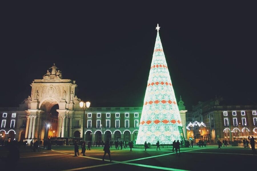 Lisbon: Private Christmas Lights Tour by Eco Tuk Tuk - Meeting at Tv. do Carvalho 25 without getting lost