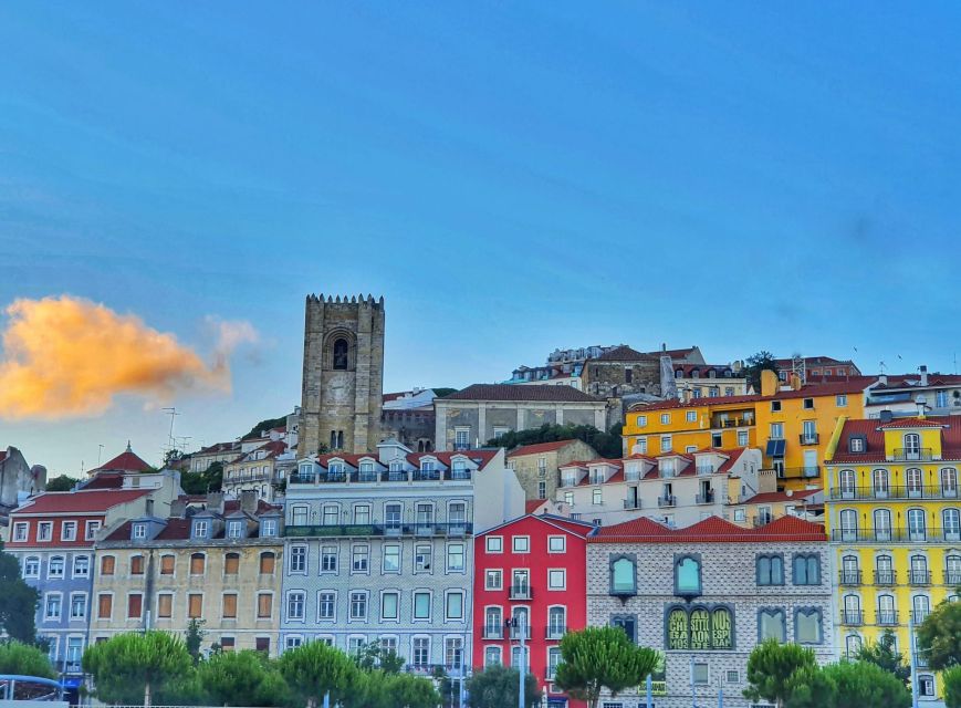 Lisbon: Private City Sightseeing Tour by Tuk-Tuk - Miradouro Stops in Graça: Portas do Sol to Santa Luzia
