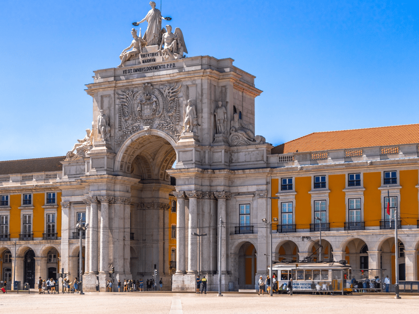 Lisbon: Private City Tour by Tuk-Tuk - Marketplace finish: Mercado da Ribeira and Time Out Market energy