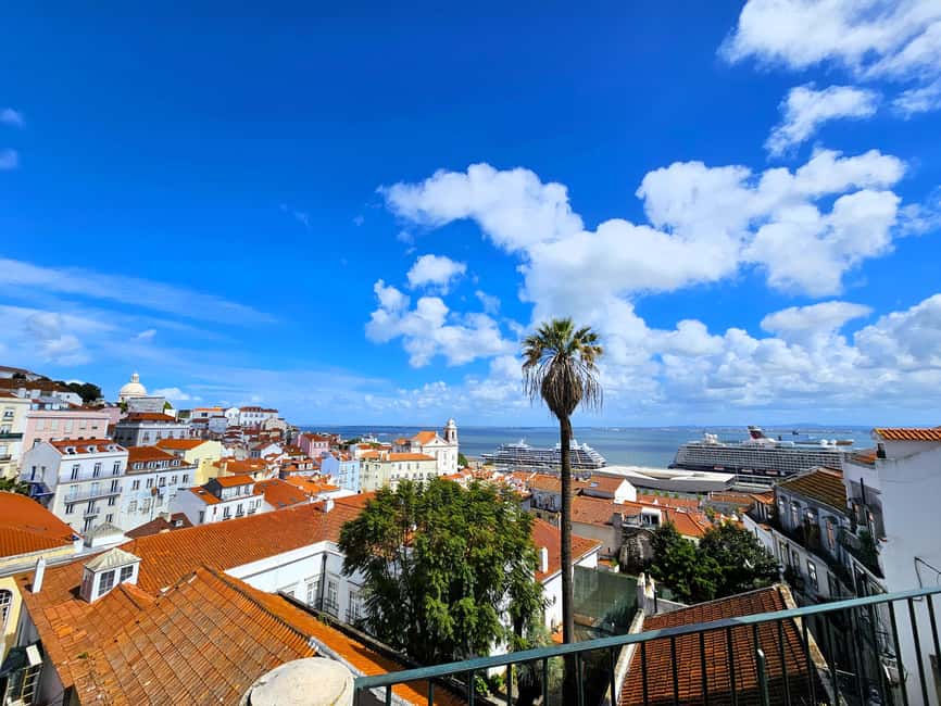 Lisbon: Private city tour by tuktuk alfama up to 90 min - Miradouro da Senhora do Monte: the big view stop