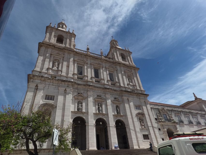 Lisbon:Private guided historical sightseeing Tour by TUK-TUK - The Poetic City route: Chiado to Parliament and the views that connect it all