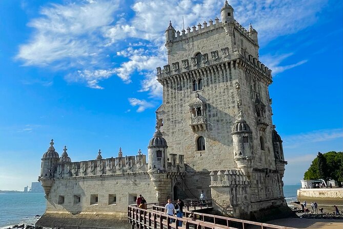 Lisbon Private Guided Tour with a Local and Tuk Tuk Ride - Senhora do Monte and São Vicente de Fora: the highest views and the royal timeline