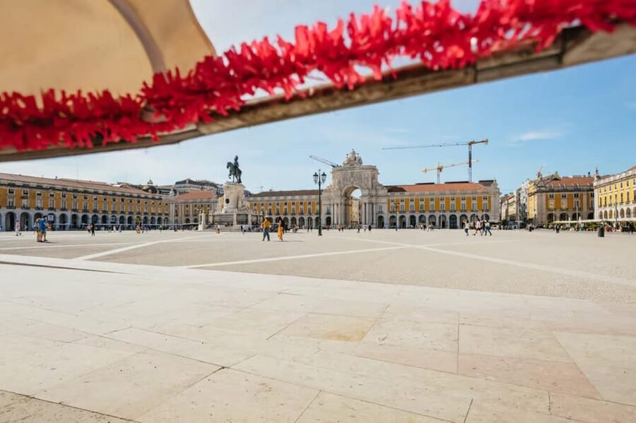 Lisbon: Private Guided Tuk-Tuk Tour with Hotel Pickup - Key things to love about this Lisbon tuk-tuk tour