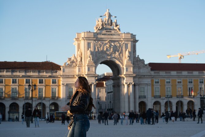 Lisbon: Private Professional Guided Tuk-tuk Tour - Miradouros: Portas do Sol and Senhora do Monte for big-city views
