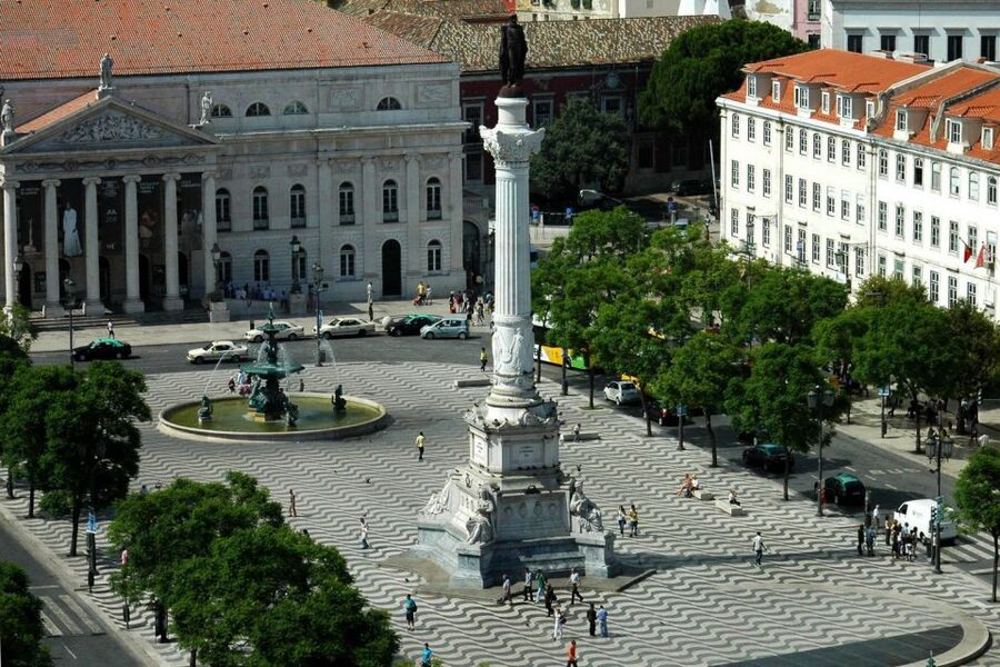 Lisbon: Private Sightseeing Tour in a Vintage Tuk Tuk - How Private Guides Make the Day Feel Tailored