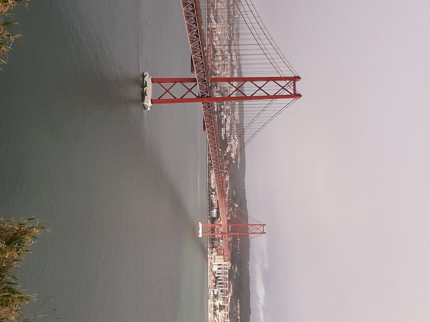 Lisbon: Private Tuk Tuk Tour Christ the King & Abril Bridge - A 2-Hour Lisbon Loop on a Private Tuk-Tuk