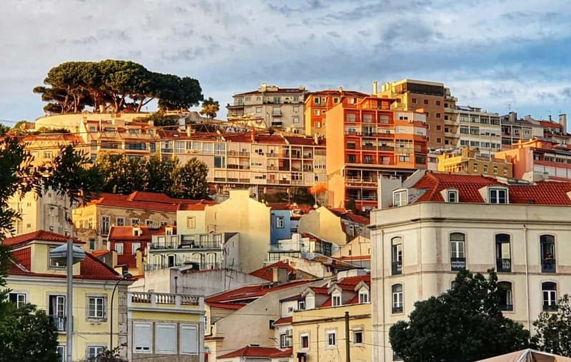 Lisbon: Private Tuk-Tuk Tour of Old Town & Scenic Viewpoints - Pickup and Meeting Points: What to Expect Before You Ride