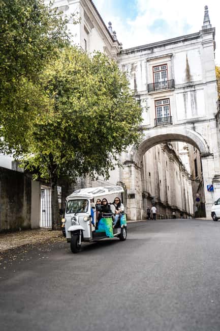 Lisbon: Private Tuk Tuk Tour with Optional Boat Cruise - Why an electric tuk tuk makes sense in Lisbon