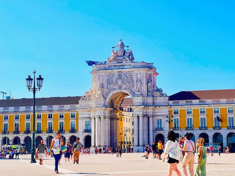 Lisbon: Private Tuk Tuk Tour with Polaroid Photos - The route that moves you from city viewpoints to old-town streets