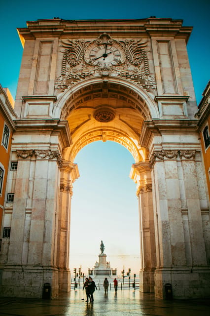 Lisbon: Private TukTuk Tour - Praça do Comércio to the Cruise Port: Lisbon’s classic postcard start