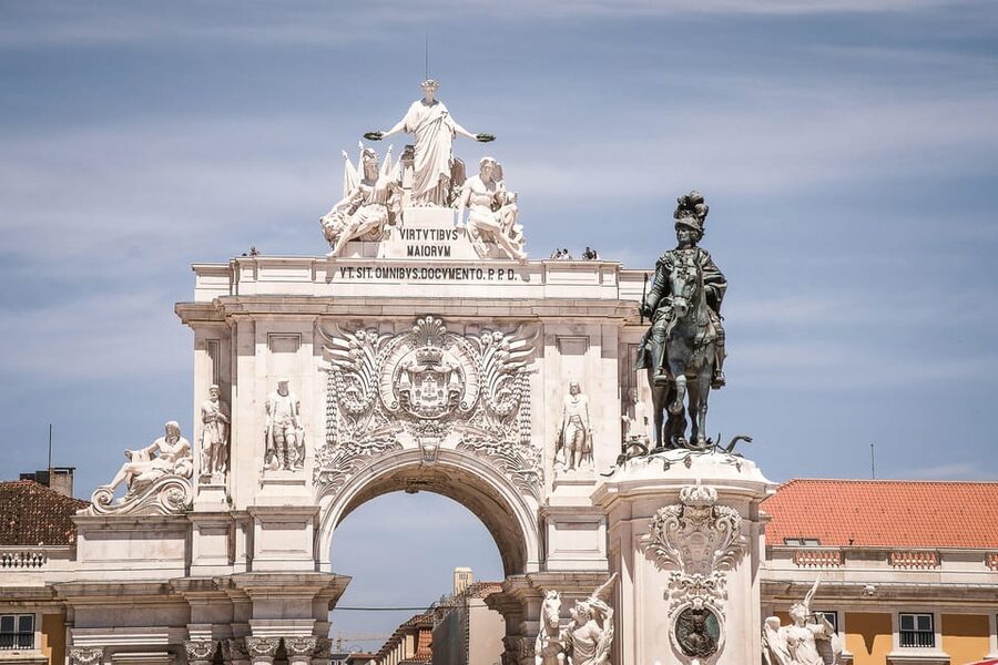 Lisbon: Private TukTuk Tour - Portas do Sol and Senhora do Monte: the viewpoints that do the heavy lifting
