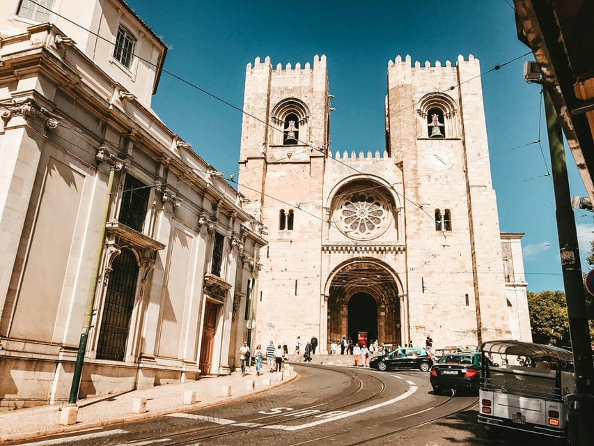 Lisbon: Private TukTuk Tour - Church of Saint Anthony and the Fado Museum: culture on your terms