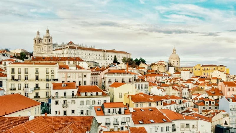 Lisbon: Private Tuktuk Tour with History & Music - Old Town hits: Praça do Comércio, the Cathedral, and quick photo stops