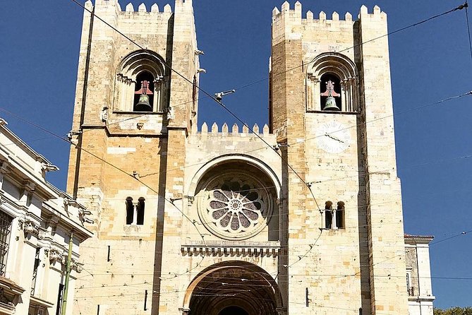 Lisbon - Private Vintage Tuk Tour with Hotel Pickup - São Vicente de Fora and Chiado: filling the gaps between old and central