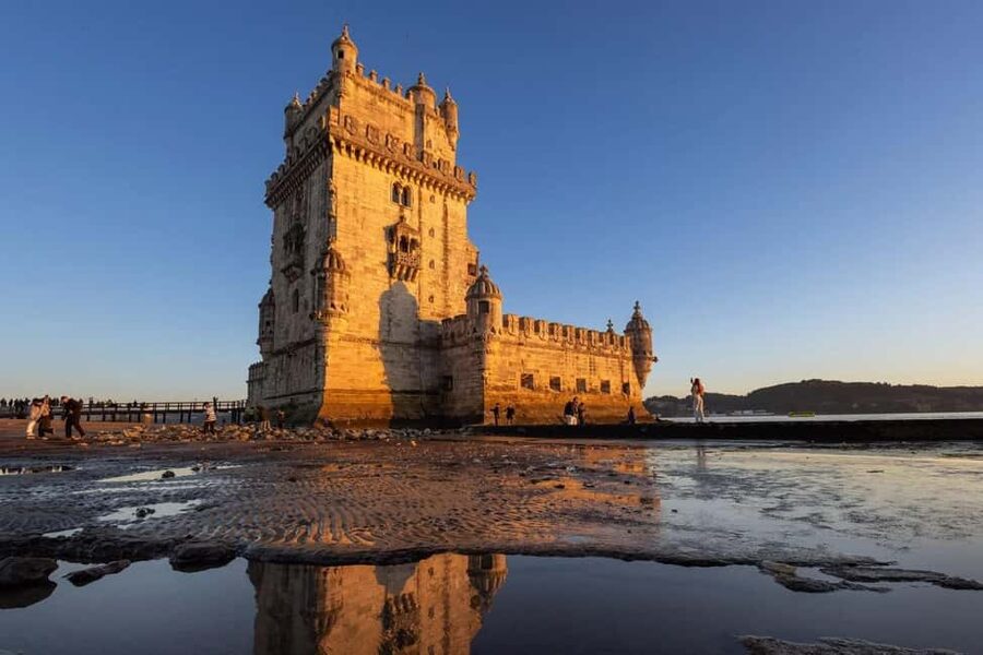 Lisbon: Skip-the-Line Pastéis de Belém & Belém Tuk-Tuk Tour - Belém Tower and the Tagus: river views with good context