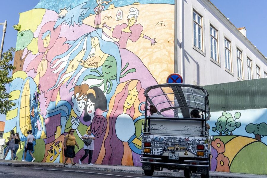 Lisbon: Street Art TukTuk Tour - Alfama: Photo Stops with Historic Texture Around Every Corner