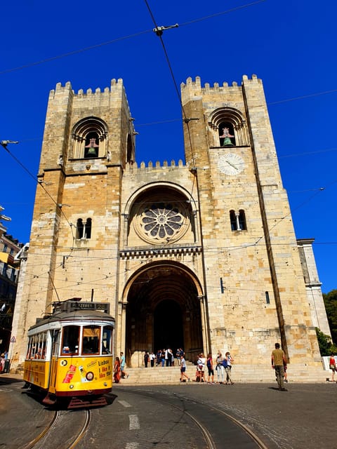Lisbon: Tuk Tuk 2H Tour Lisbon with a Old Timer - Miradouro da Senhora do Monte: best picture value for the effort