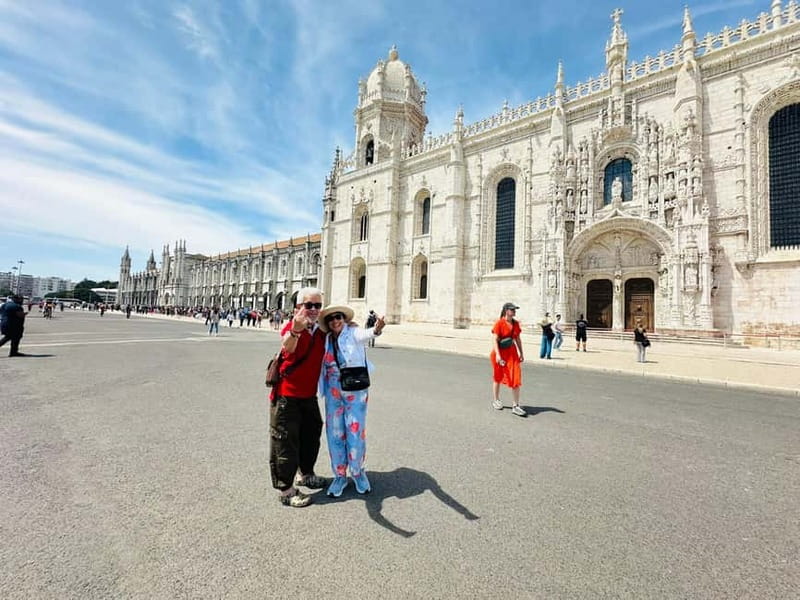Lisbon Tuk Tuk Tour 1 Hour 30 Min - Praça do Comércio and Time Out Market Lisbon: A Practical Reset