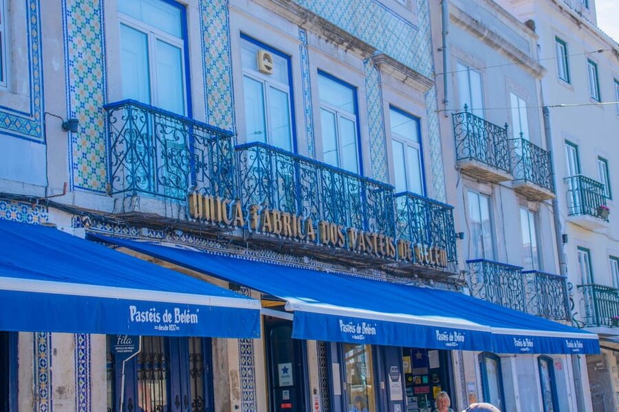 Lisbon: Tuk-Tuk Tour in French or German w/True Local Guide - Comfort, Limits, and Who This Tuk-Tuk Tour Fits Best