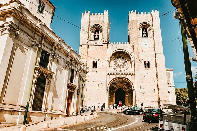 Lisbon TukTuk City Tour | Lisbon Private Sightseeing Tours - Stop-by-stop: Praça do Comércio to Santa Luzia views