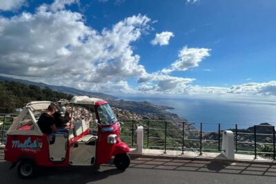 Madeira: Cabo-Girão Skywalk + Câmara de Lobos Tuk-Tuk Tour - Funchal pickup and the coastal approach via Praia Formosa
