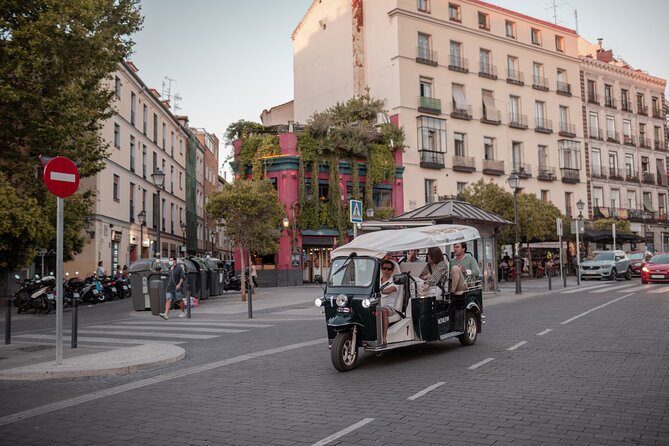 Madrid Expert Plus Tour with Local Guide in Eco Tuk Tuk Private - Mercado de around 1916 and Atocha: Real Madrid Eats and Big-Station Energy