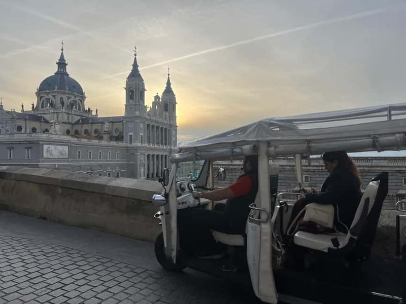 Madrid: Highlights City Tour by Electric Tuk Tuk - Where the tour starts: Gran Vía, then right into central Madrid
