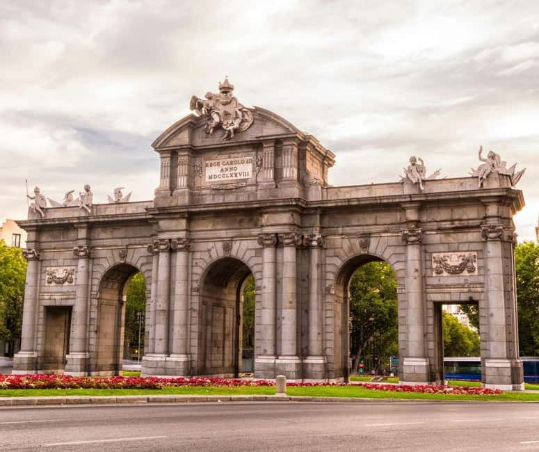 Madrid: Highlights City Tour by Electric Tuk Tuk - Retiro Park and Puerta de Alcalá: the most satisfying outdoor stretch