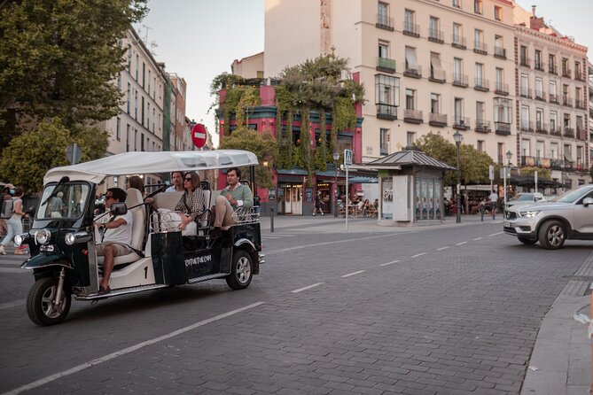 Madrid Historical Tour with Local Guide in Eco Tuk Tuk Private - Why an eco tuk-tuk is a smart way to learn Madrid