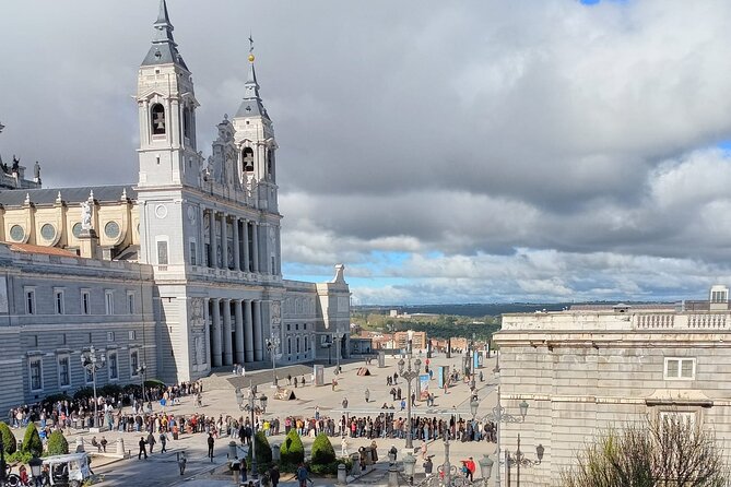 Madrid in Tuk Tuk with Local Guide Included - Key Things I’d Bet On