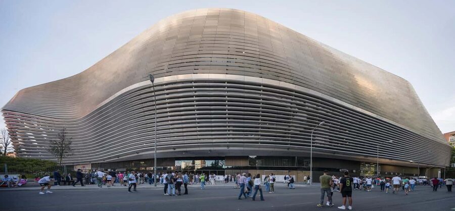 Madrid: Tour with Tuk Tuk Zero: Bernabéu and the Golden Mile. 1h 15min - Key highlights you’ll feel right away