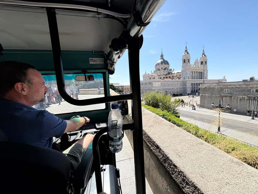 Madrid: Tour with Tuk Tuk Zero: Bernabéu and the Golden Mile. 1h 15min - Calle Serrano and the Golden Mile: shopping street, but also city identity