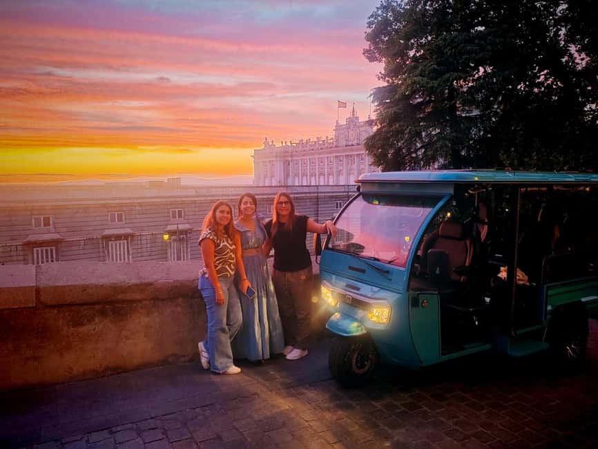 Madrid: Tour with Tuk Tuk Zero: The Best of Madrid in 2h 15min - Cibeles, Colón and the Bernabéu: power, sport and finance in one loop
