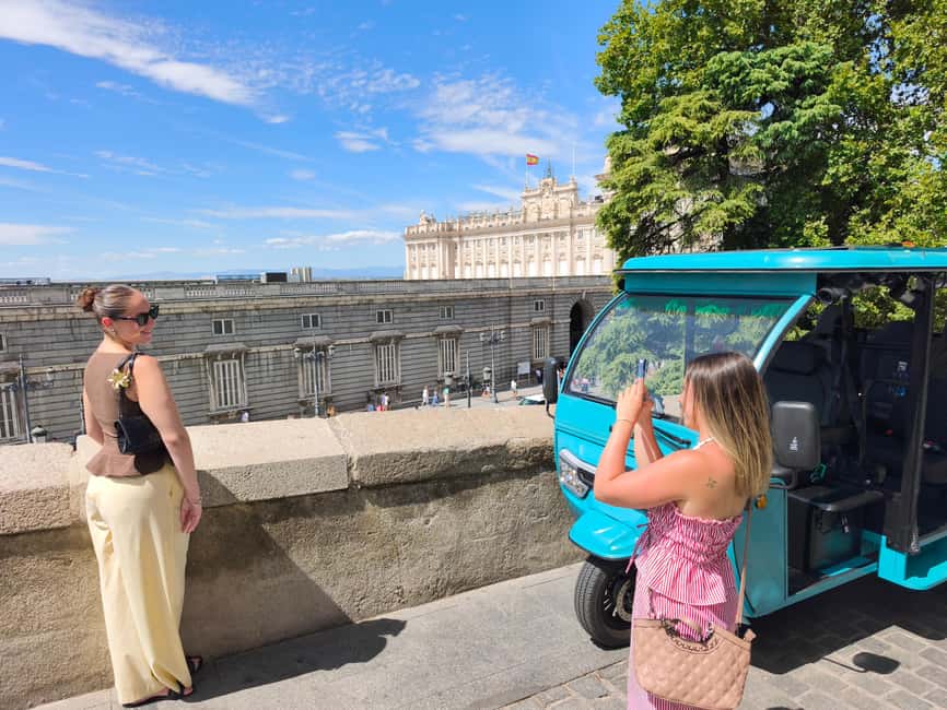 Madrid: Tour with Tuk Tuk Zero: The Best of Madrid in 2h 15min - La Latina, San Miguel, Almudena and the Royal Palace to Gran Vía